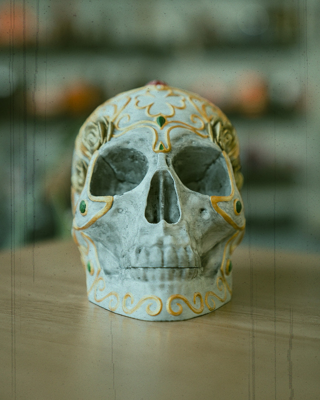 Skull with a Secret Deck & Dice  Box