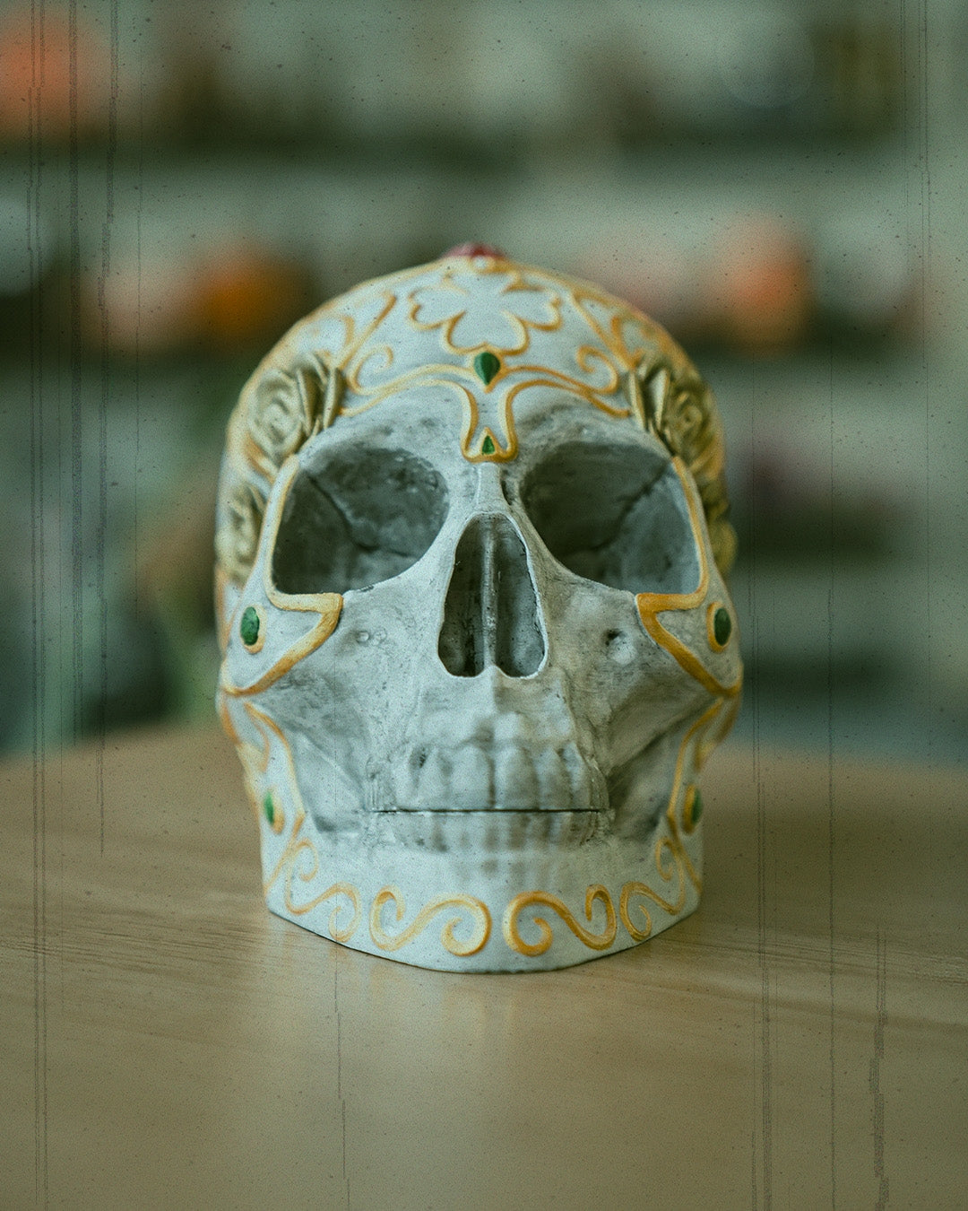 Skull with a Secret Deck & Dice  Box