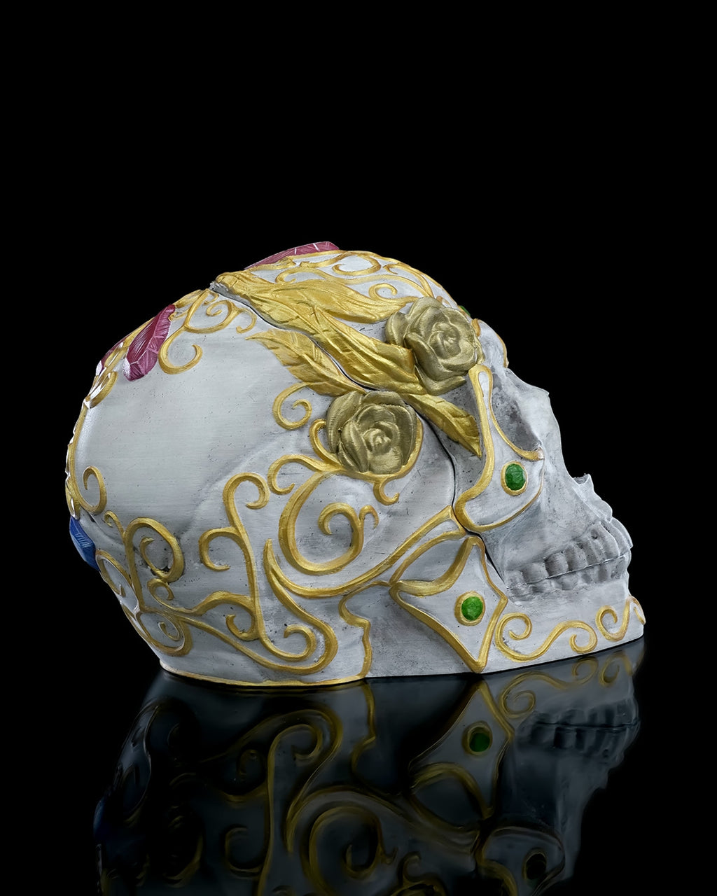 Skull with a Secret Deck & Dice  Box