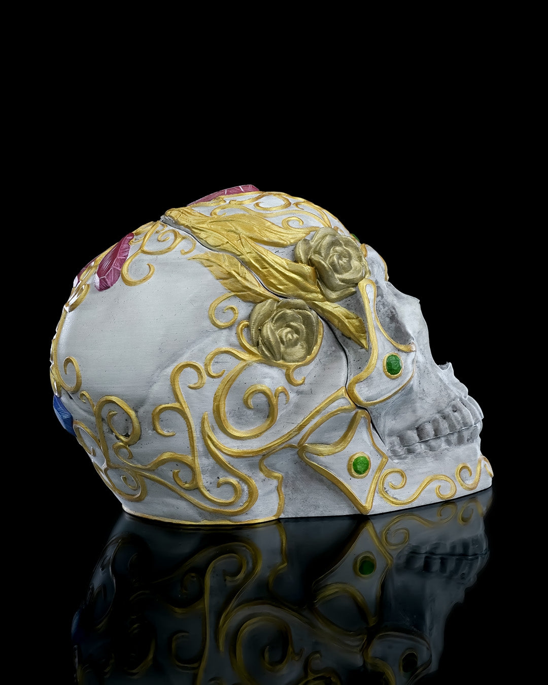 Skull with a Secret Deck & Dice  Box