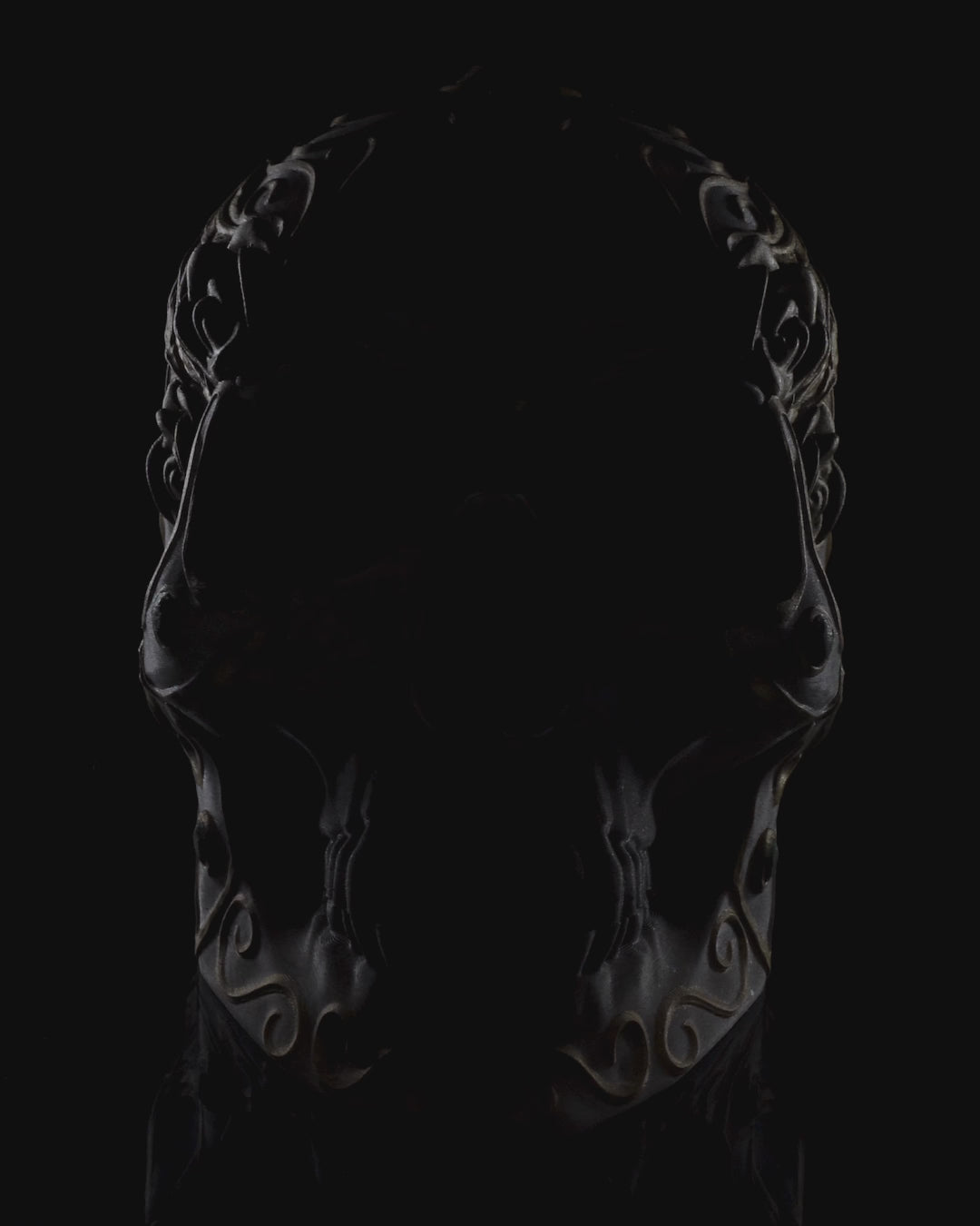 Skull with a Secret Deck & Dice  Box